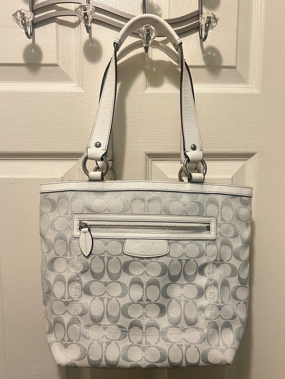 COACH White and Silver
Shimmer Signature C
Shoulder Purse